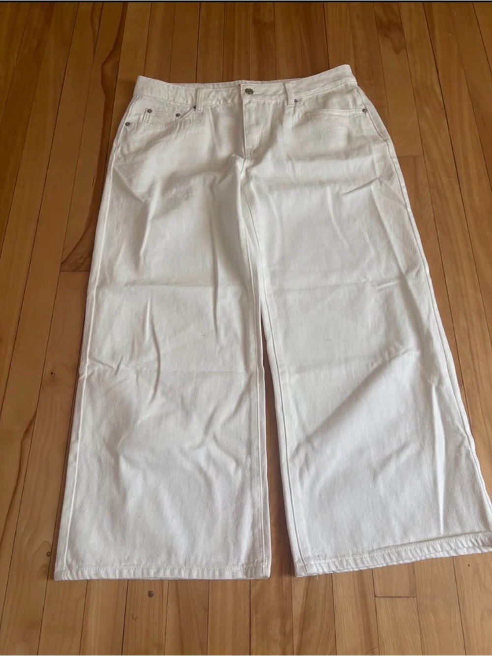 Edikted White Jeans